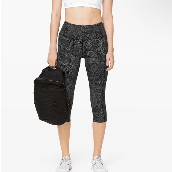 Lululemon Fast & Free Crop II *Nulux 19" Navy 6 - Picture 5 of 11